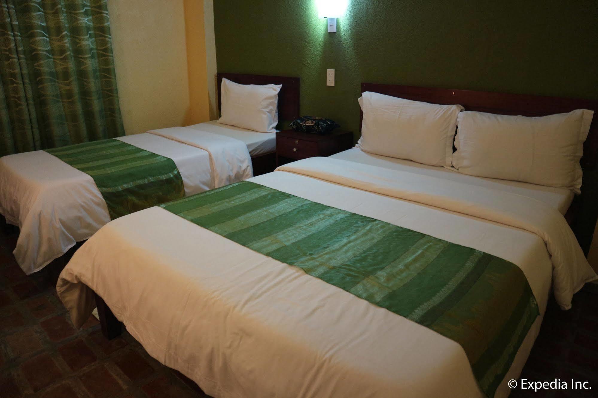 Sun Villa Beachfront Resort & Spa Balabag  Exterior photo